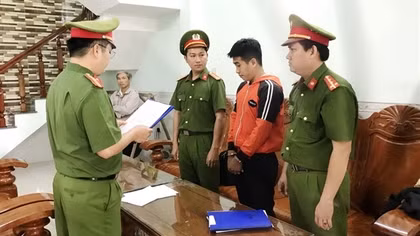 Đang tại ngoại, tiếp tục rủ thêm người khác lừa đảo chiếm đoạt tiền tỷ