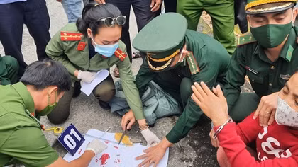 Dùng xe máy vận chuyển ma túy ở vùng biên