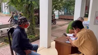 Xử lý nhiều đối tượng dùng giấy tờ giả để “thông chốt”