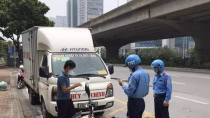 Nhiều nhà xe lợi dụng thẻ luồng xanh lập "bến cóc" giao nhận hàng hoá