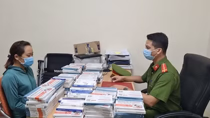Thu giữ 145 kit test nhanh COVID-19 không rõ nguồn gốc