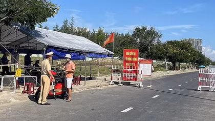 CSGT Công an tỉnh Quảng Nam nỗ lực thực hiện “nhiệm vụ kép”