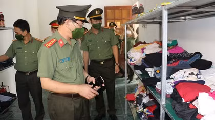 Công an tỉnh Nghệ An khai trương cửa hàng tạp hóa vì cộng đồng