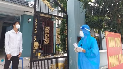 Bộ Y tế tiếp tục hỗ trợ thuốc điều trị, điều thêm nhân lực đến Bình Dương
