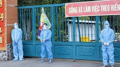 3 F0 tụ tập ăn nhậu, đánh dân quân trong khu cách ly
