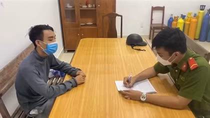 Bắt tên trộm chuyên đột nhập kho hàng vật liệu
