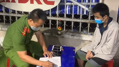 Nữa đêm lẻn qua chốt kiểm dịch, đột nhập khu công nghiệp để trộm