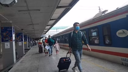 Giảm 15% giá vé tàu cho người có hoàn cảnh khó khăn từ TP Hồ Chí Minh về quê