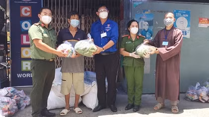 Lòng nhân ái lan tỏa trong gian khó
