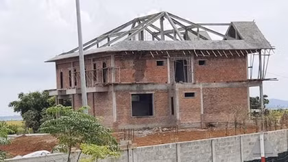 Tổ hợp công trình “mọc chui” trên đất trồng lúa