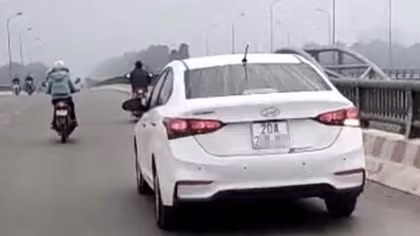 Xử phạt nữ tài xế chạy ô tô vào đường cấm