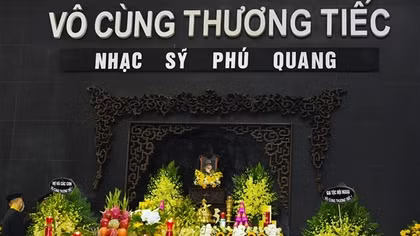 Xúc động đám tang đưa tiễn nhạc sĩ Phú Quang về với đất mẹ
