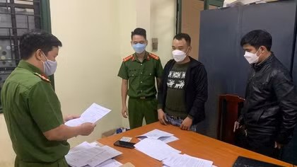 Đánh tráo giấy tờ, giả mạo chủ sở hữu lừa bán nhiều lô đất