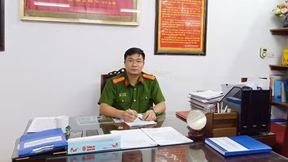 Vinh danh ''Công dân Thủ đô ưu tú'' năm 2021: "Để cho con trẻ yên bình giấc say..."