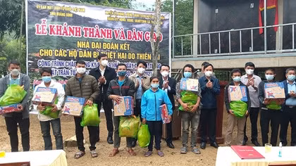 Những ngôi nhà nặng nghĩa tình với bà con dân tộc Bru-Vân Kiều