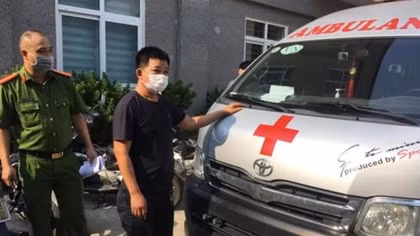 Phạt 35 triệu đồng tài xế lợi dụng xe cứu thương "đưa người" vào Hà Nội trái quy định