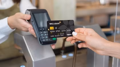 “Một chạm – Vạn tính năng” cùng thẻ ghi nợ nội địa BAC A BANK Chip Contactless