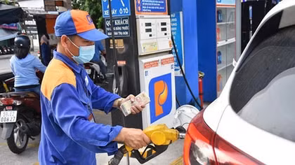 Xăng dầu đồng loạt tăng giá