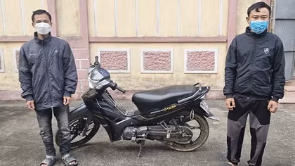 Rủ nhau đến đám cưới trộm xe máy
