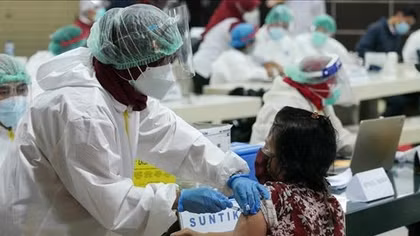 Indonesia tuyên bố làn sóng COVID-19 mới "đã đạt đỉnh"