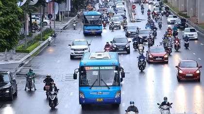 Buýt Hà Nội tìm nhiều cách hút khách, gỡ khó trong mùa dịch COVID-19