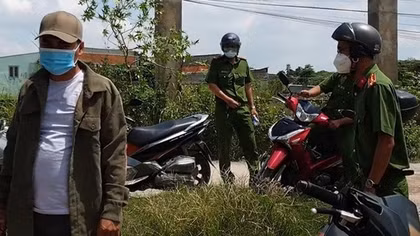 Thoả thuận mua bán xe trên mạng rồi dàn cảnh để cướp