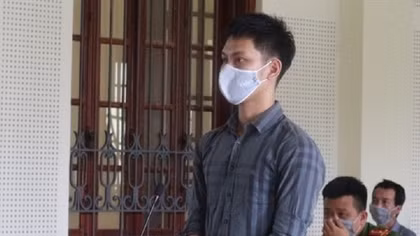 Đòi tiền không được, tưới xăng đốt con nợ
