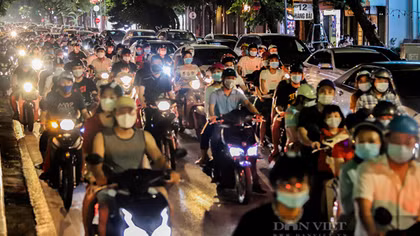 Dân đổ ra đường tối Trung thu: Thành quả chống dịch bị thách thức