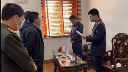 Phó Trưởng Công an huyện và Phó Viện trưởng Viện kiểm sát huyện bị bắt vì bỏ lọt tội phạm