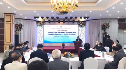 Phát triển bền vững kinh tế biển ở Việt Nam trong bối cảnh COVID-19 và biến đổi khí hậu