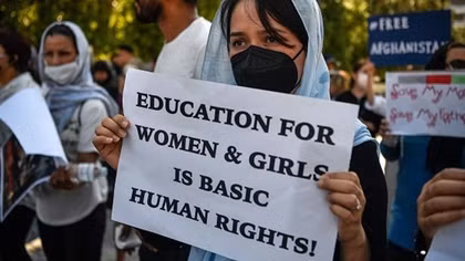 Taliban cấm nam nữ học chung