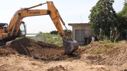 Một hộ kinh doanh chôn lấp hơn 500 tấn chất thải công nghiệp