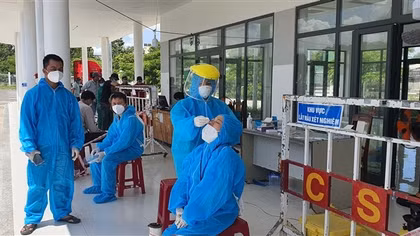Bỏ quy định buộc người từ Quảng Nam vào Đà Nẵng phải có giấy xét nghiệm COVID-19