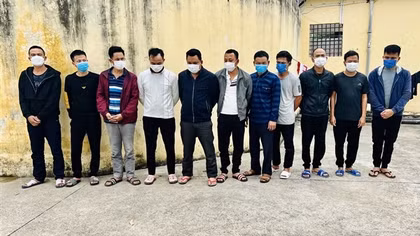 Tổ chức sòng bạc tại nhà riêng để thu tiền "hồ"