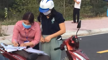 Phú Yên kỷ luật cảnh cáo hai cán bộ “đi xem đất” trên ô tô