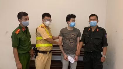 Ngăn chặn nhiều vụ thông chốt ban đêm để chở hàng lậu, ma tuý