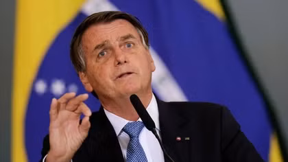 Không tiêm vaccine, Tổng thống Brazil bị từ chối vào sân xem bóng đá