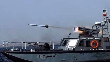 Iran nhận cùng lúc 110 tàu quân sự mang tên lửa diệt hạm