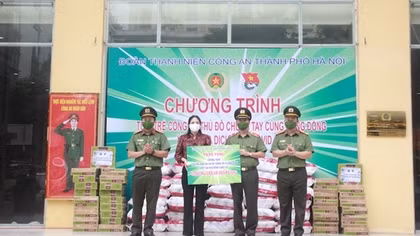 Tuổi trẻ Công an Thủ đô: Chung tay cùng cộng đồng vượt qua dịch bệnh COVID-19