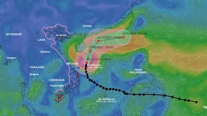 Bão số 9 chuyển hướng ra biển, bắt đầu suy yếu