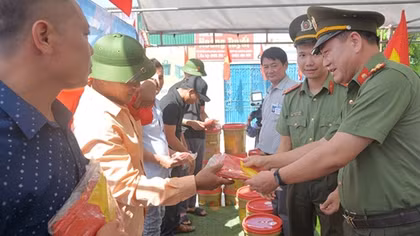 Hiệu quả từ mô hình “An toàn nghề cá, bình yên biển đảo”