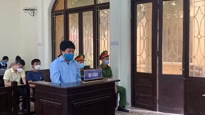 Tấn công tổ công tác phòng chống COVID, lĩnh 24 tháng tù