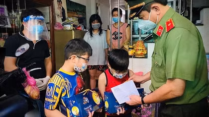 TP Hồ Chí Minh giúp đỡ, chăm lo trẻ mồ côi vì COVID-19