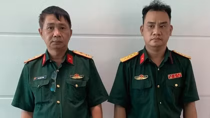 Khởi tố bị can, tạm giam 2 đối tượng giả mạo sĩ quan Quân đội