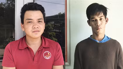 Hai tên cướp giật điện thoại bị người dân vây bắt