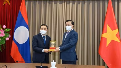 Thủ đô Hà Nội hỗ trợ Thủ đô Viêng Chăn (Lào) ứng phó dịch COVID-19