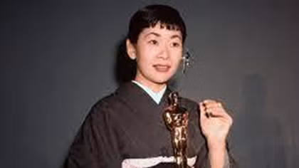 Diễn viên châu Á đầu tiên được trao giải Oscar
