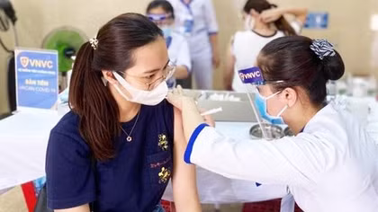 Phụ nữ có thai từ 13 tuần trở lên và cho con bú được tiêm vaccine phòng COVID-19