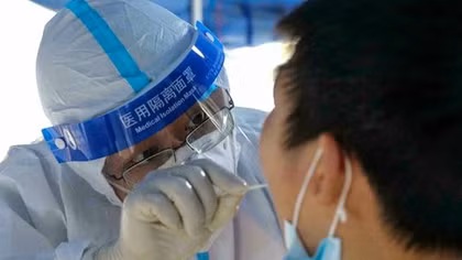 COVID-19 quay trở lại Vũ Hán sau 1 năm vắng bóng