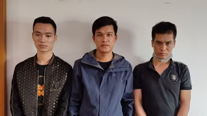 Đặt xe công nghệ tìm nơi "bay lắc", gặp ngay Công an